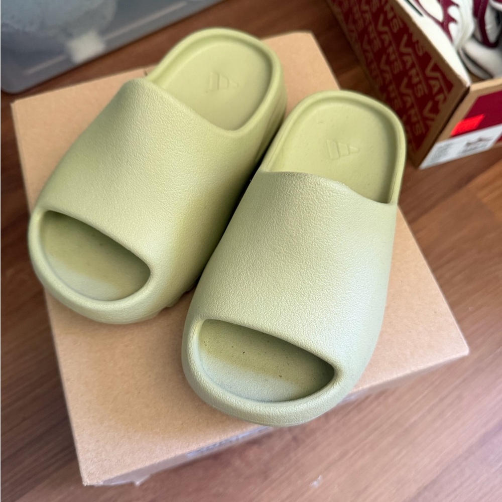 Adidas Yeezy Slide Kids in Resin